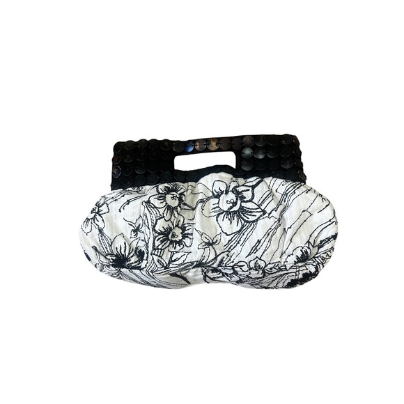 Unbranded Handbags - Floral Sketch Print Clutch Bag with Wood Disc Top Handle Black White Boho Bag